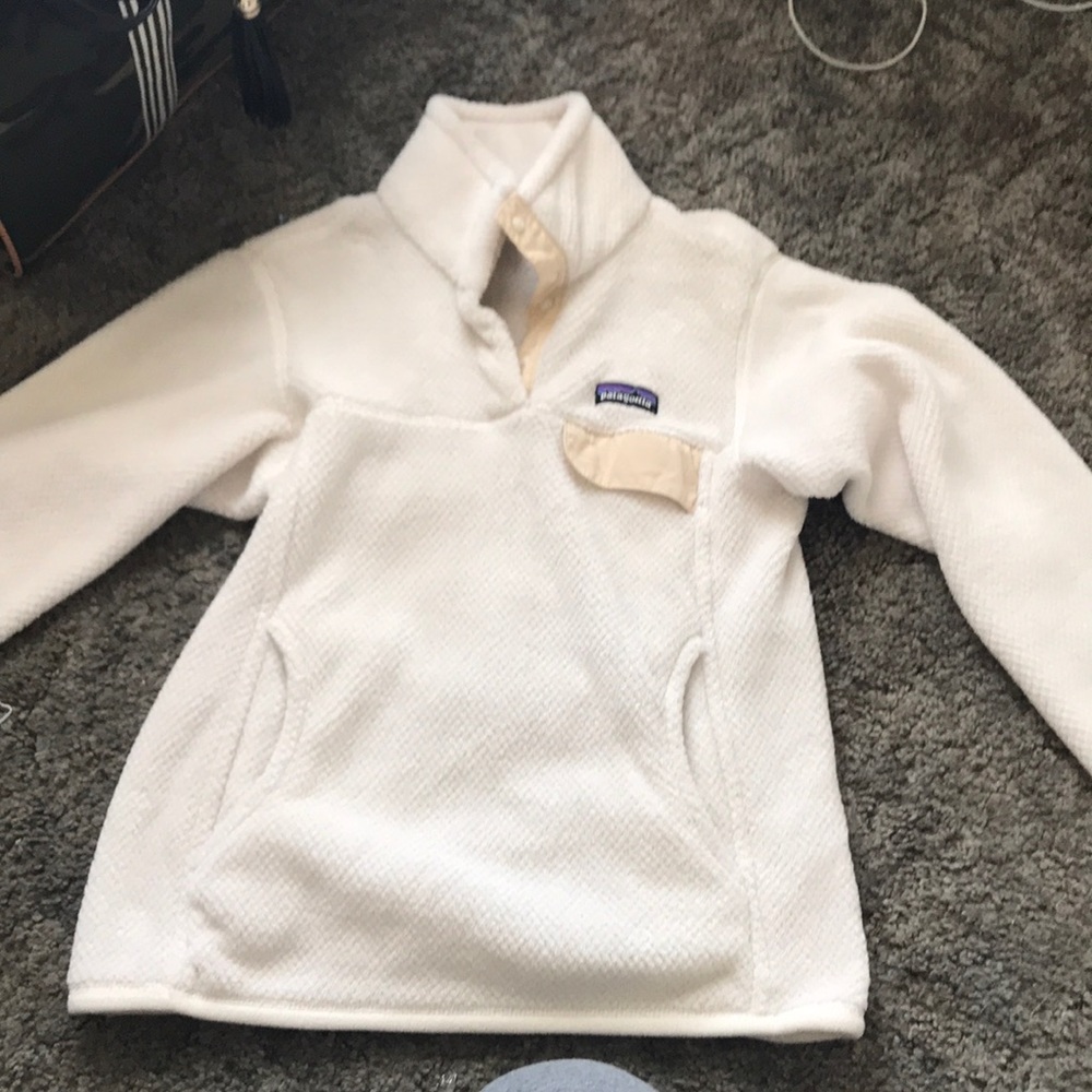 White/cream Patagonia sweater